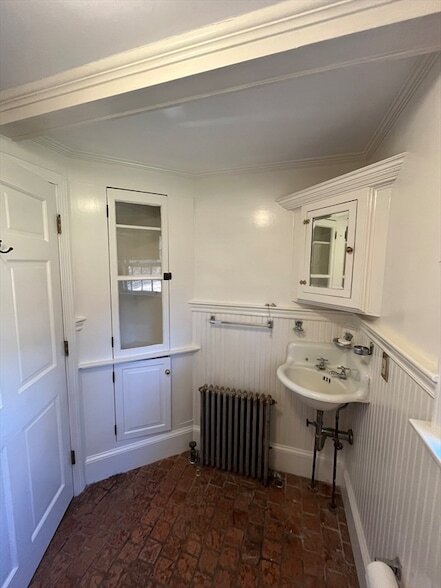 Building Photo - 338 Maple St