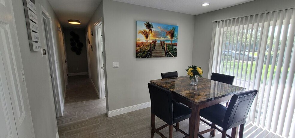 Building Photo - 694 Douglas Ave