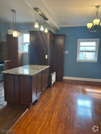 Building Photo - 141 Terhune Ave