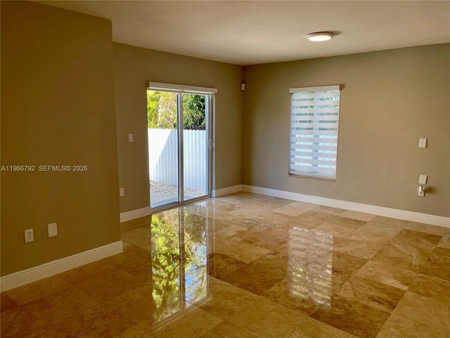 Building Photo - 3191 Ohio St