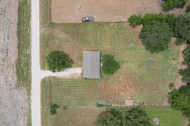 Building Photo - 10332 Grabbs Ln