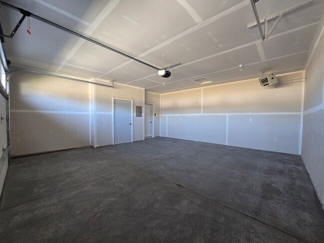 Building Photo - 6314/6316 Decker Lane
