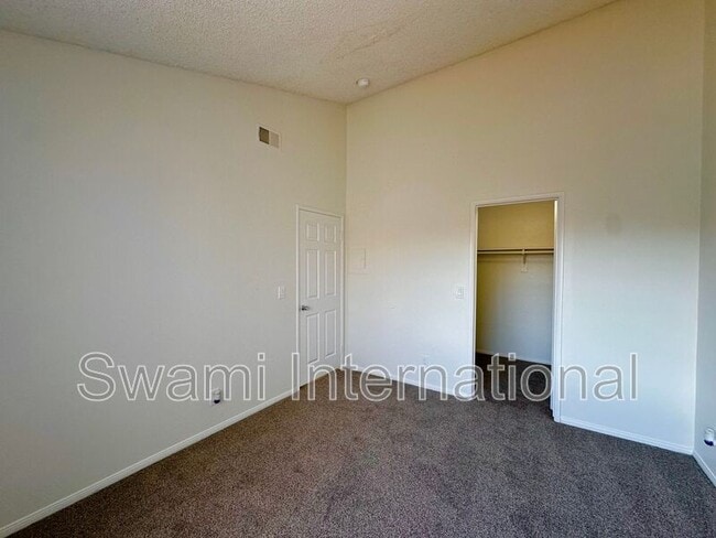 Building Photo - 14620 Berendo Ave