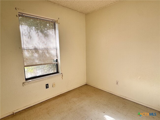 Building Photo - 317 Yale St