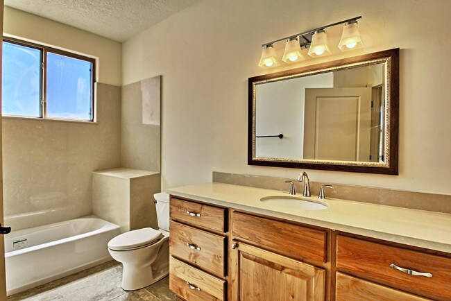 Building Photo - 501 Poco Loco Dr SW