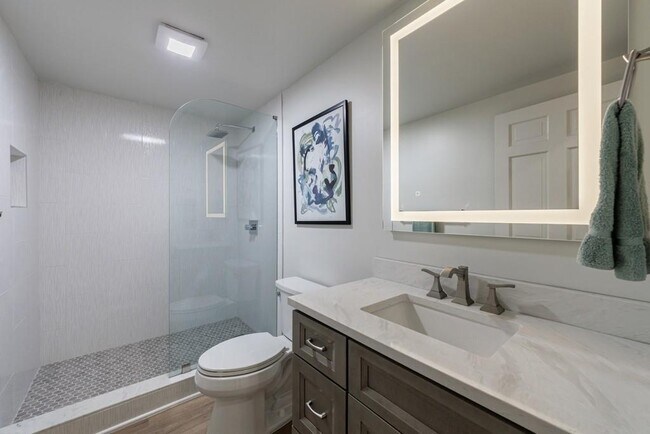 Building Photo - 459 Atlanta Country Club Dr