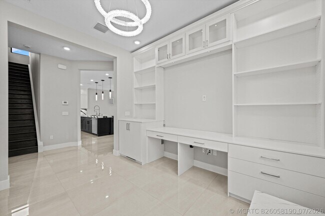 Building Photo - 15664 Merritt Dr