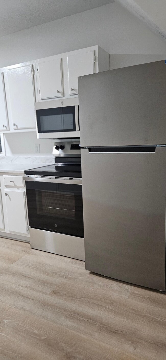 Building Photo - 76 Beacon Ave