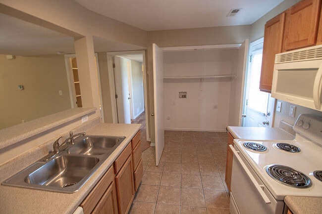 Building Photo - 5307 Currituck Ln