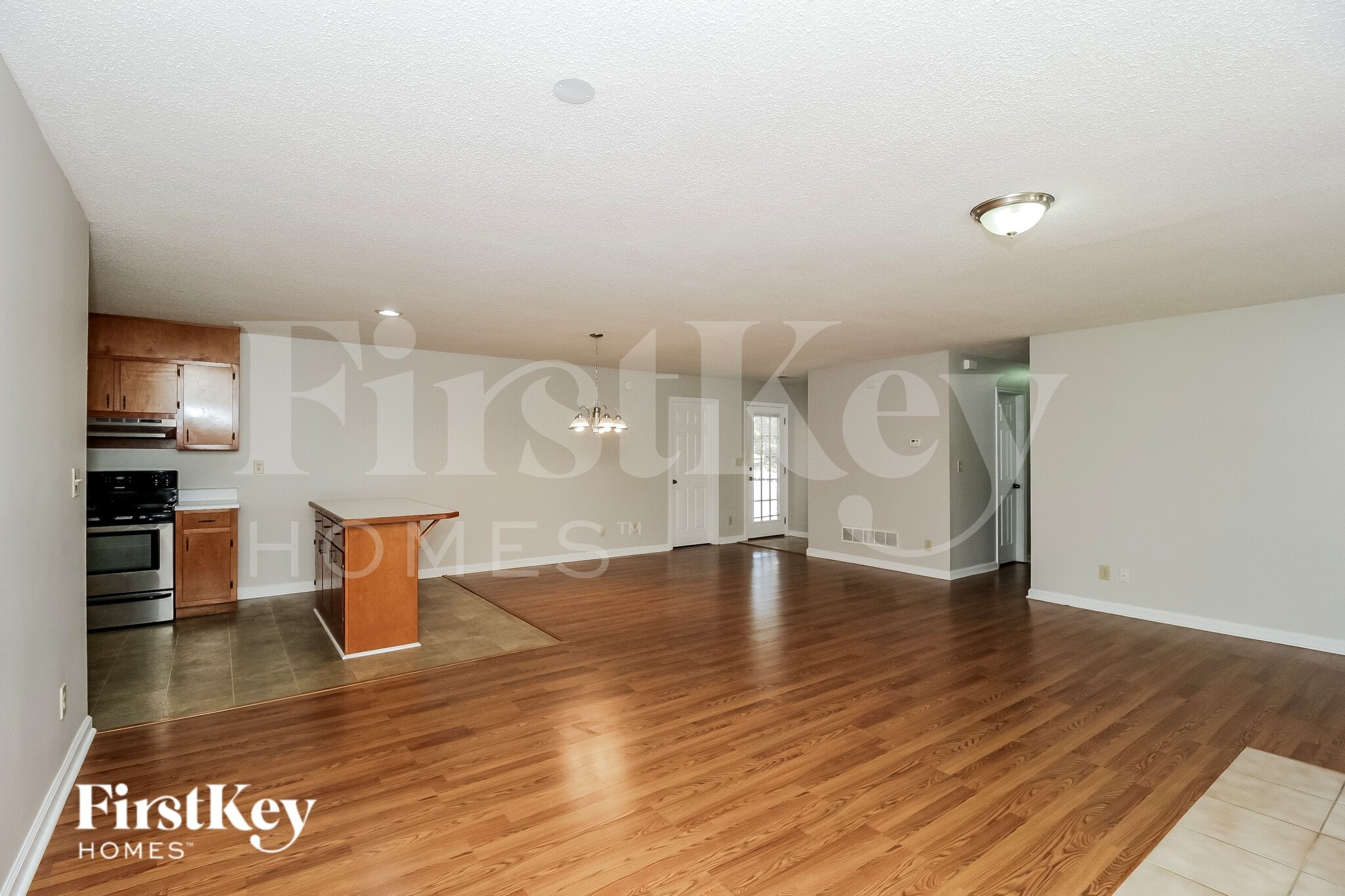 Building Photo - 420 Castlewood Rd