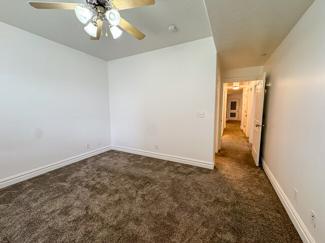 Building Photo - 248 S 550 W
