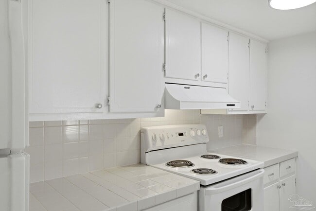 Building Photo - 2109 Langley Ave