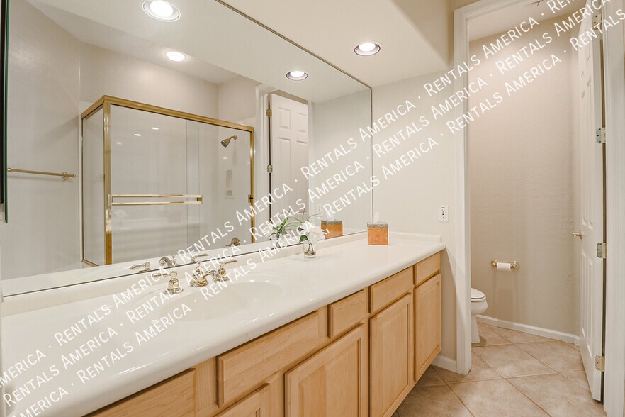 Building Photo - 20802 N Grayhawk Dr