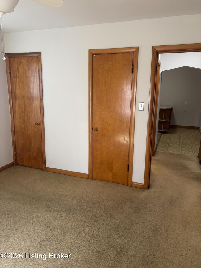 Building Photo - 218 W Florence Ave