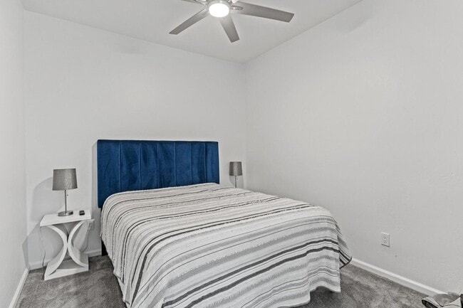 Building Photo - 14000 N 94th St