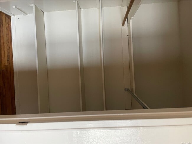 Building Photo - 680 Evelyn Ave