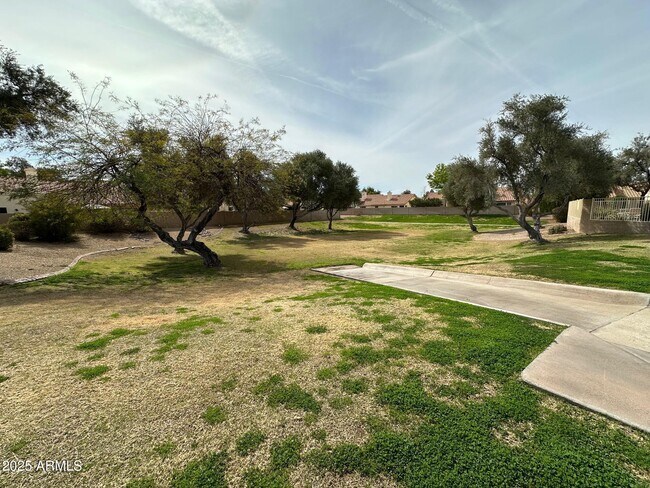 Building Photo - 8919 S Lori Ln