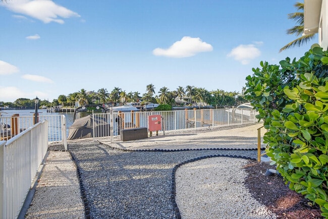 Building Photo - 1821 Middle River Dr