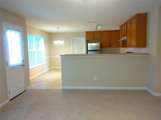 Building Photo - 131 Peachtree Glen Dr