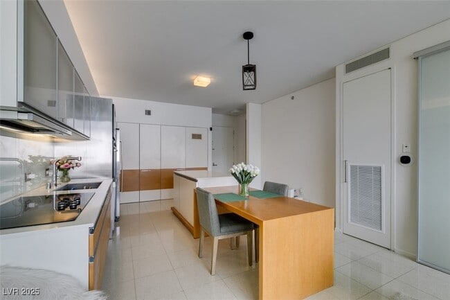 Building Photo - 3722 Las Vegas Blvd S