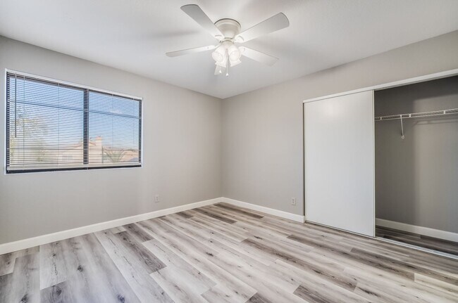 Building Photo - Stunning 4 bedroom home in Henderson with POOL!