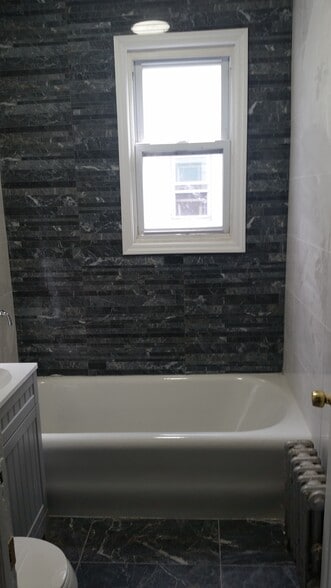 Building Photo - 321 Vermont Ave