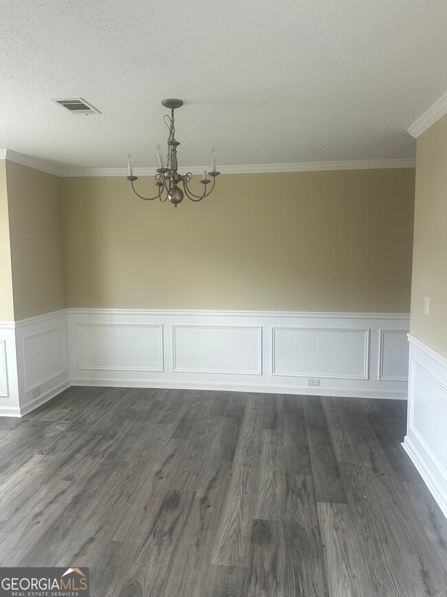 Building Photo - 3682 Fremont Dr