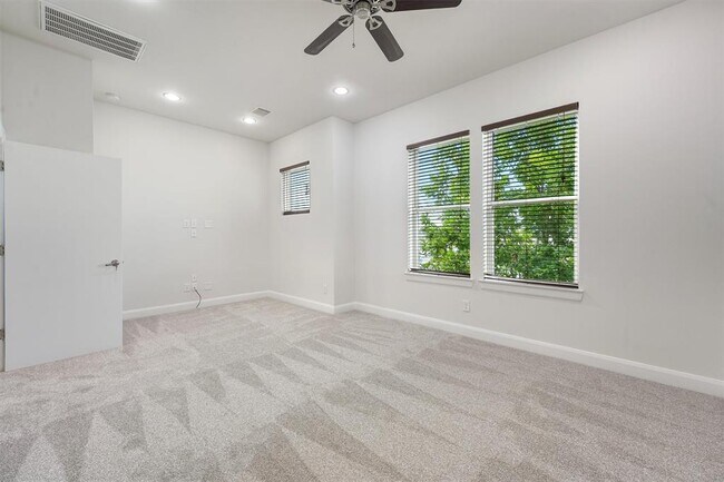Building Photo - 3141 Leeland St