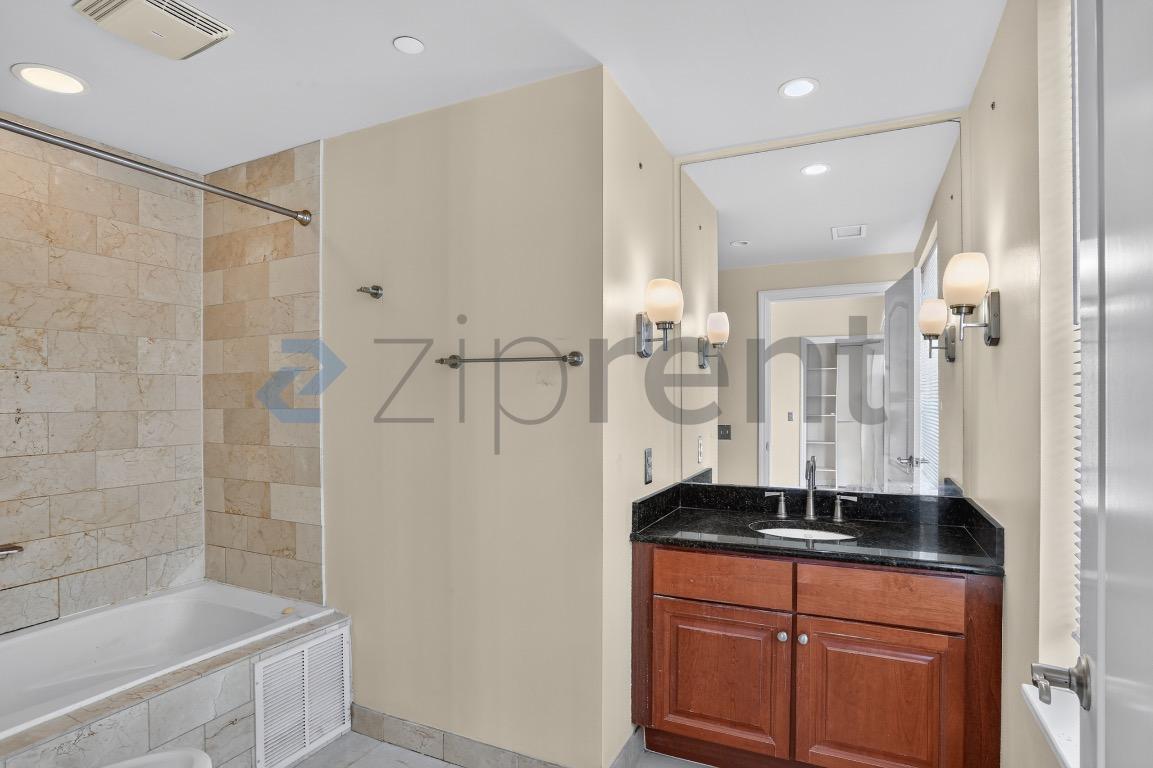 Building Photo - Unit 2607