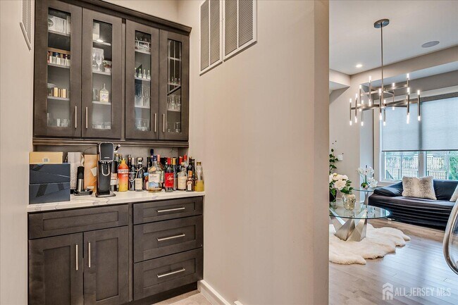 Building Photo - 3979 Park Ave