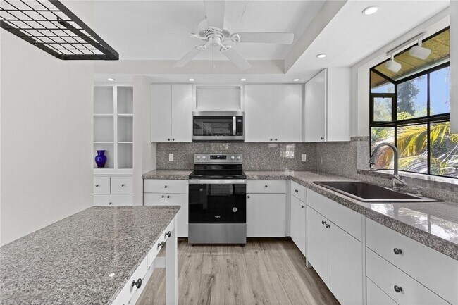 Building Photo - Rolland Court