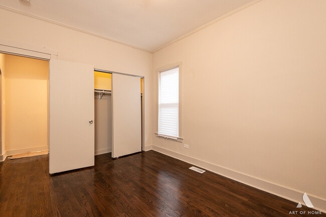 Building Photo - 7649 S Paxton Ave