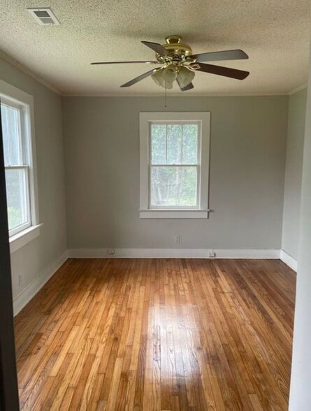 Building Photo - 1009 Mamie Street