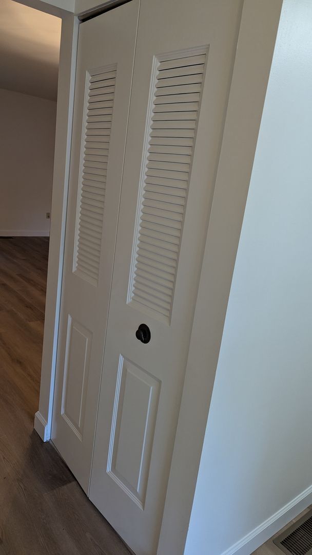 Building Photo - Recently renovated 1st floor condo for ren...