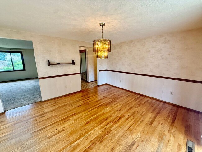Building Photo - 4808 N Franklin Ave