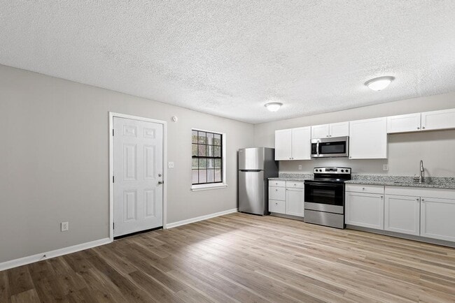 Building Photo - 102 Cone St