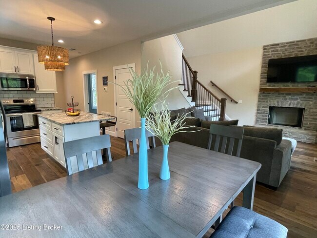 Building Photo - 84 Lakeside Dr