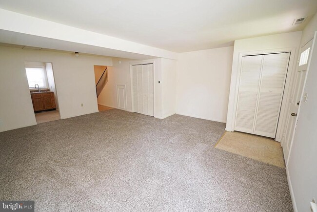 Building Photo - 764 Hemlock St
