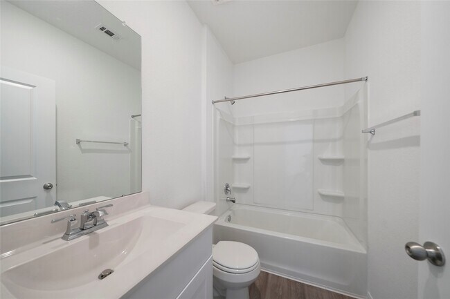 Building Photo - 5703 Finely Run St