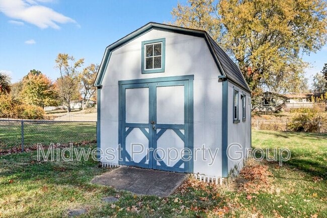 Building Photo - 535 Bardot Dr