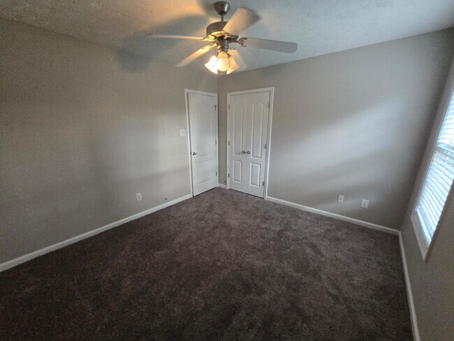 Building Photo - 150 Bear Creek Dr