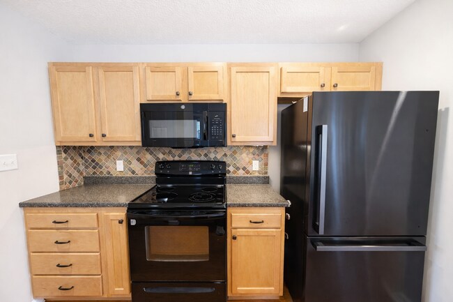 Building Photo - Oakley Rental!