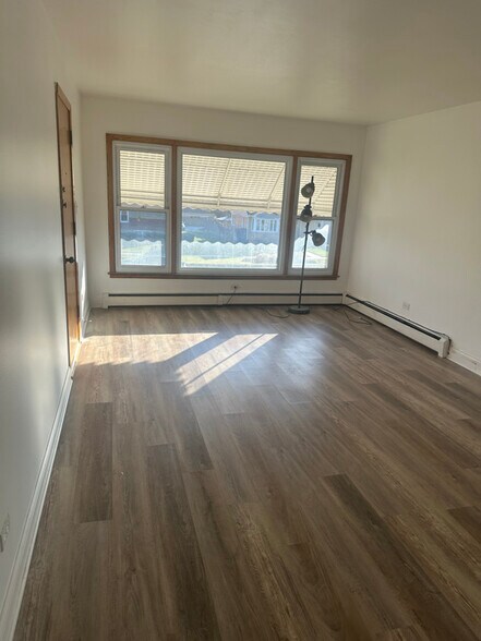 Building Photo - 5948 W 79th St