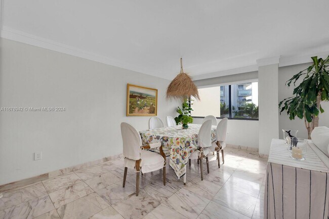 Building Photo - 650 Ocean Dr