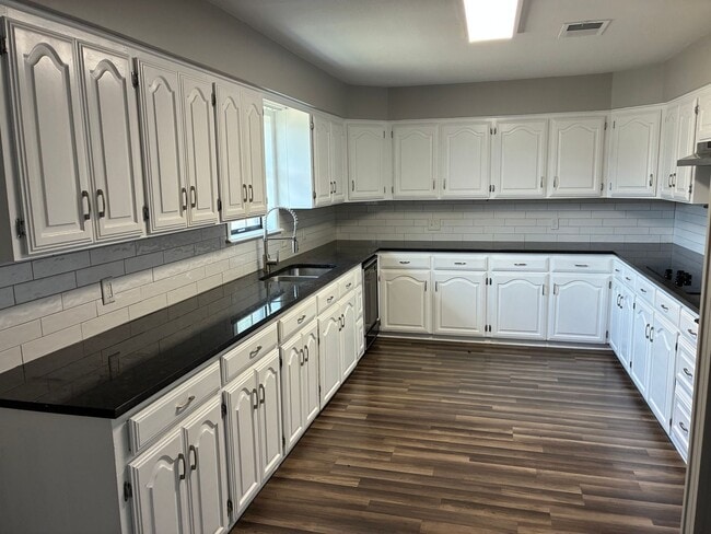Building Photo - 231 Quitman