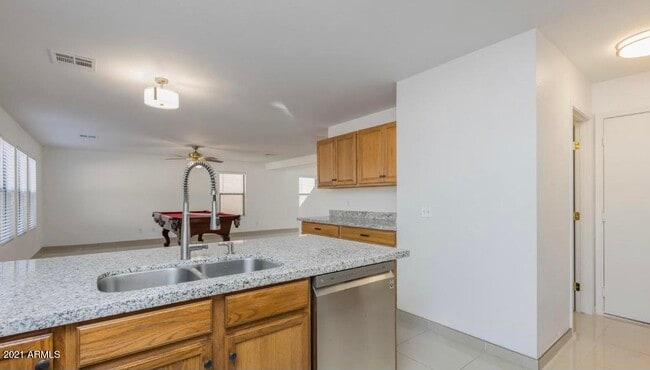 Building Photo - 9446 W Virginia Ave