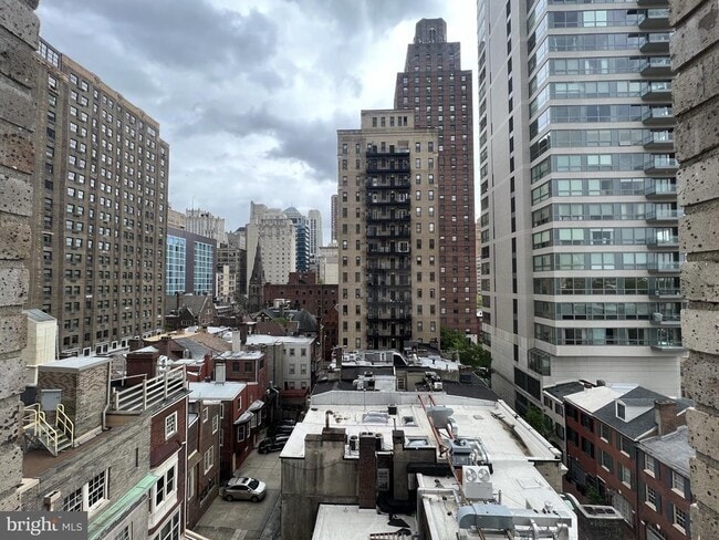 Building Photo - 237 S 18th St