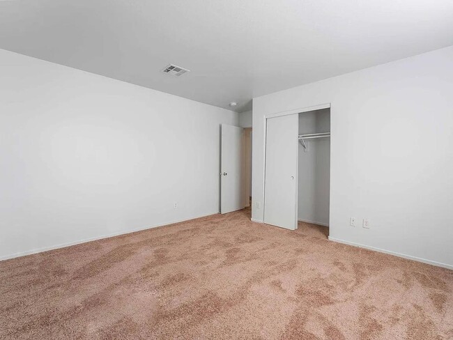 Building Photo - 5021 Drifting Pebble St