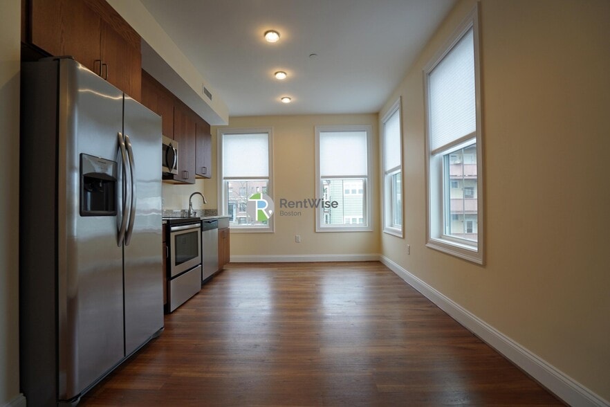 Building Photo - 315 Broadway