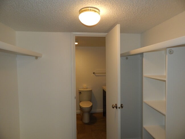 Building Photo - 355 W Deloney Ave